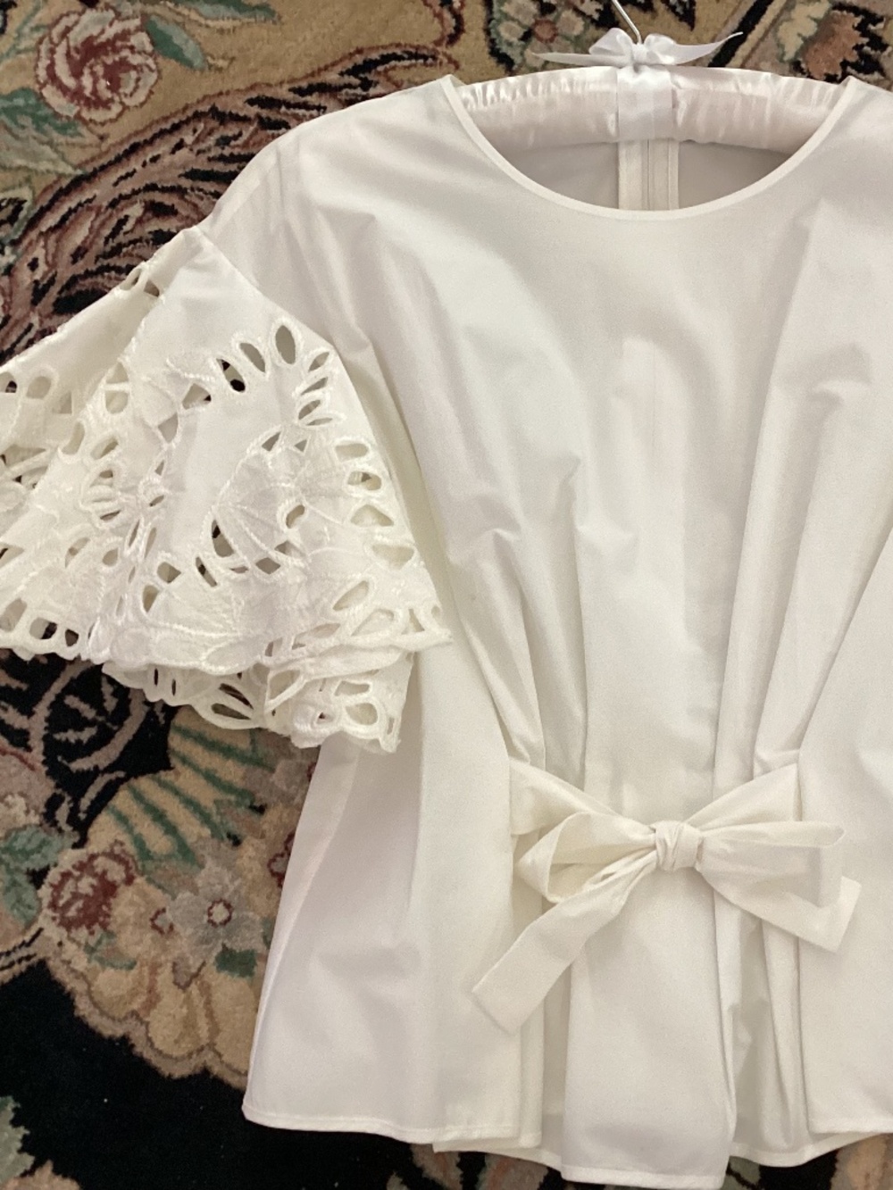 NWOT-JOSIE NATORIE - OFF WHITE TOP - EMBROIDERED BUTTERFLY SLEEVE - SIZE S